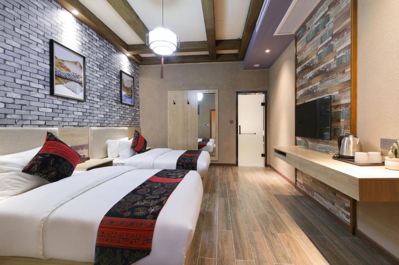 Zou Qu Ye Travel Hotel Chongqing Exterior foto